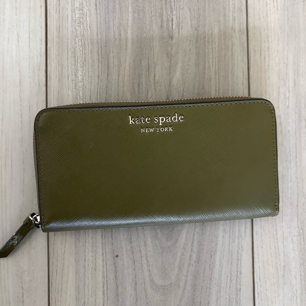 Kate Spade Green Wallet